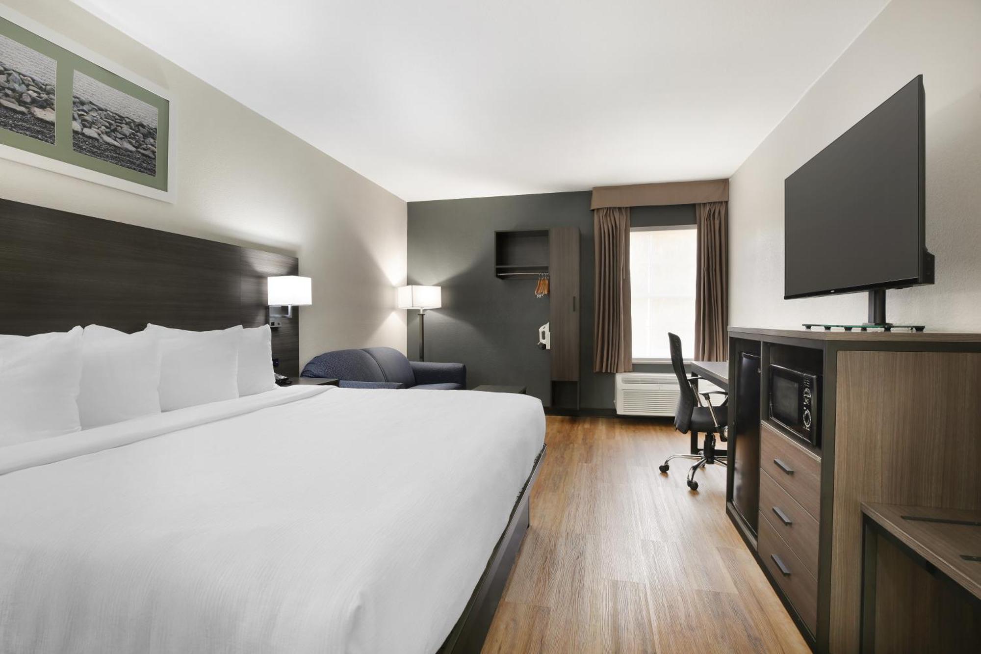 Western Hotel Mystic