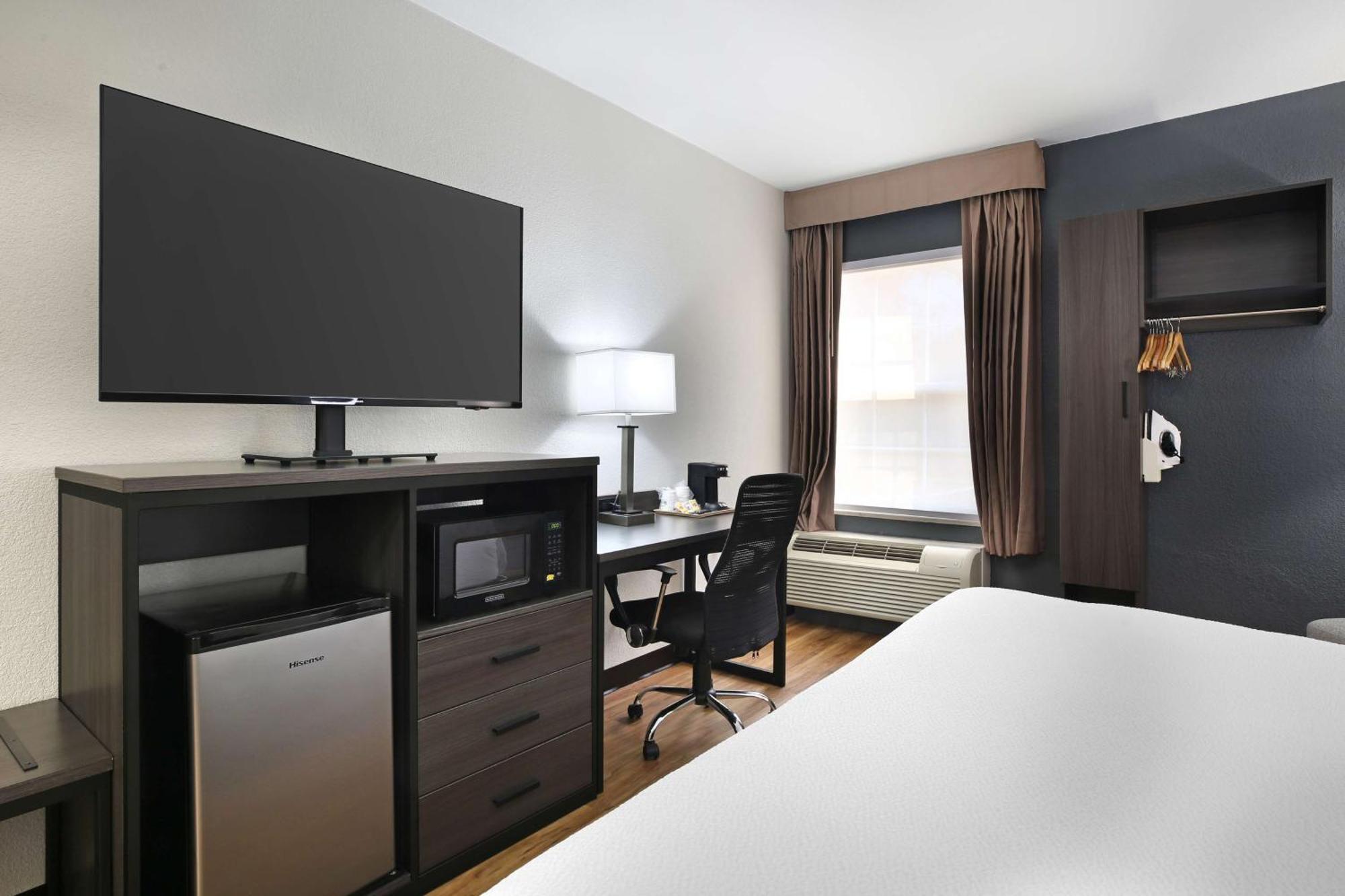 Western Hotel 2*